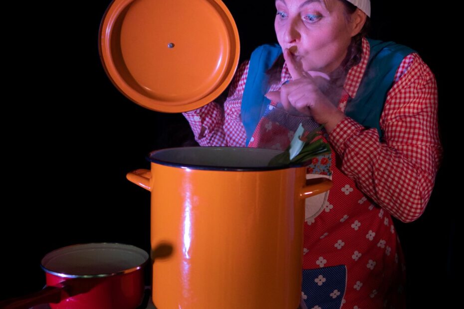 ©Luciecontat - A table-27 retouchée-w